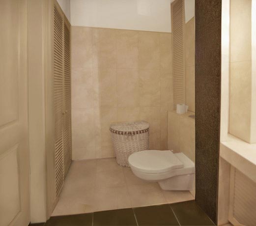 Aranżacja łazienki w domu jednorodzinnym - widok wanny i kabiny prysznicowej