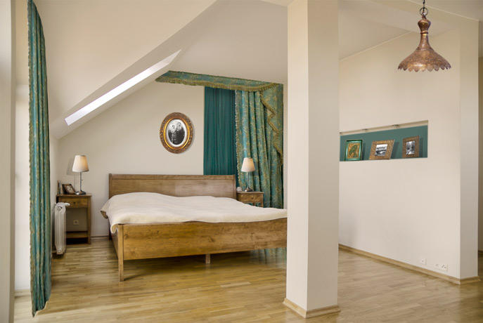 Sypialnia na piętrze domu jednorodzinnego - wizualizacja na podstawie fotografii rzeczywistego wnętrza